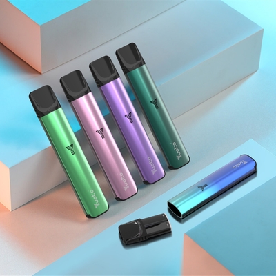 سعر تاجر الجملة ioriginal yuoto Live 600 puffs منفذ شحن من النوع C مصمم جيدًا مع مستنقع أكثر من 40 نكهة.